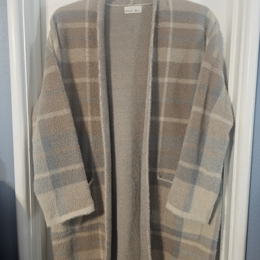 BE COOL Soft Beige Cardigan